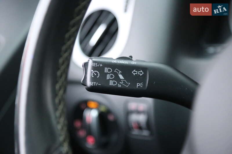 Внедорожник / Кроссовер Volkswagen Tiguan 2015 в Киеве фото 17 Внедорожник / Кроссовер Volkswagen Tiguan 2015 в Киеве