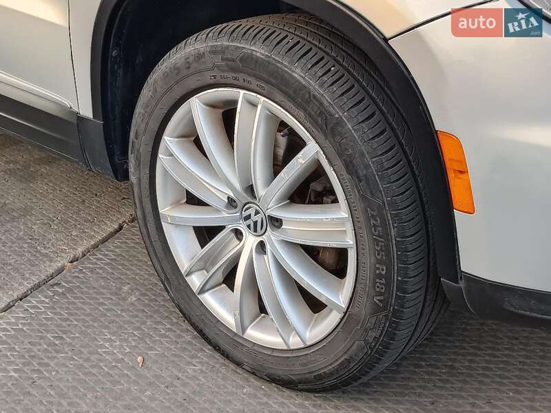 Внедорожник / Кроссовер Volkswagen Tiguan 2012 в Харькове