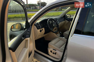Внедорожник / Кроссовер Volkswagen Tiguan 2010 в 