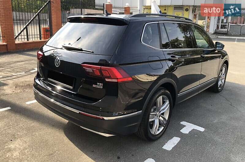 Внедорожник / Кроссовер Volkswagen Tiguan 2017 в Львове