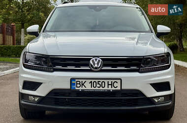 Внедорожник / Кроссовер Volkswagen Tiguan 2017 в Ровно