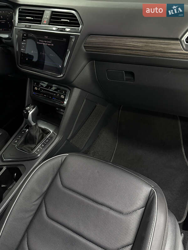 Внедорожник / Кроссовер Volkswagen Tiguan 2022 в Одессе