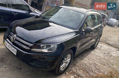 Внедорожник / Кроссовер Volkswagen Tiguan 2017 в Киеве