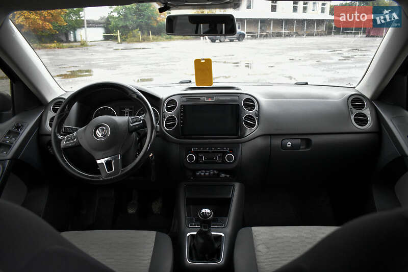 Внедорожник / Кроссовер Volkswagen Tiguan 2012 в Хмельницком