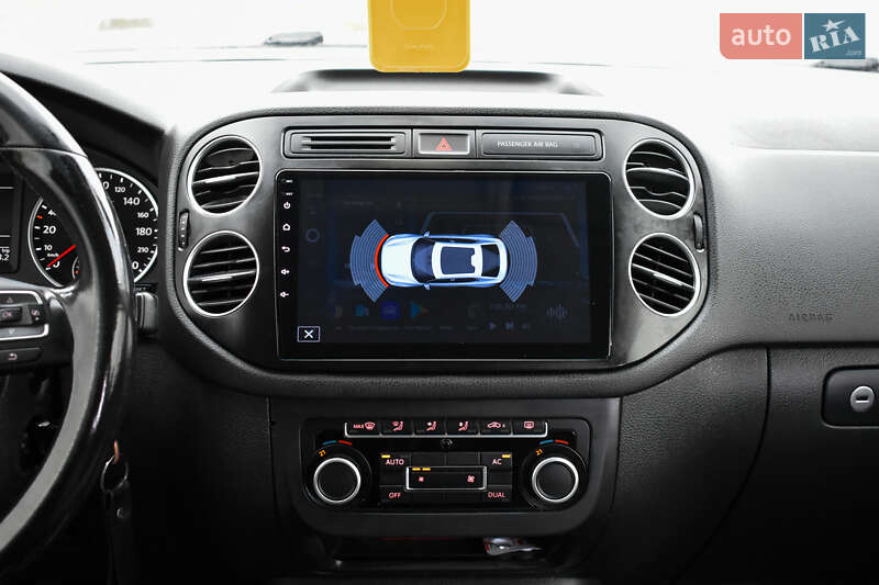 Внедорожник / Кроссовер Volkswagen Tiguan 2012 в Хмельницком