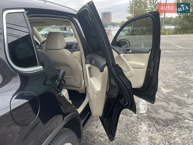 Внедорожник / Кроссовер Volkswagen Tiguan 2013 в Киеве