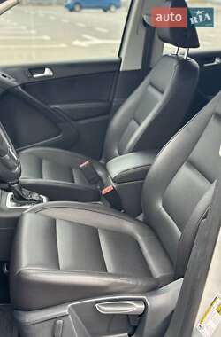 Внедорожник / Кроссовер Volkswagen Tiguan 2016 в 