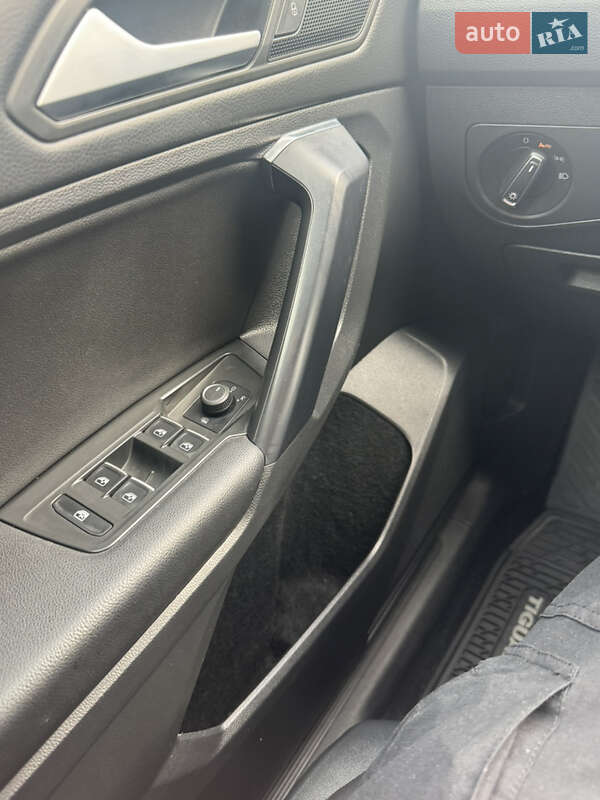 Внедорожник / Кроссовер Volkswagen Tiguan 2020 в Одессе