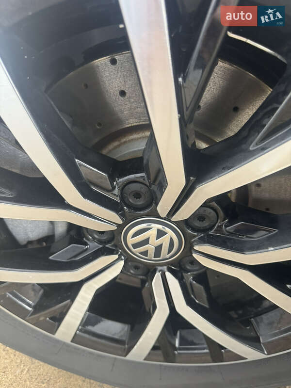 Внедорожник / Кроссовер Volkswagen Tiguan 2020 в Одессе