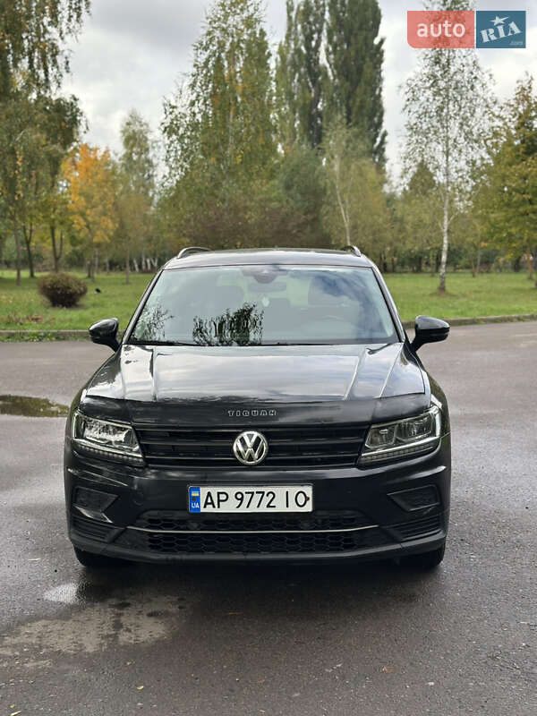 Внедорожник / Кроссовер Volkswagen Tiguan 2017 в Ровно