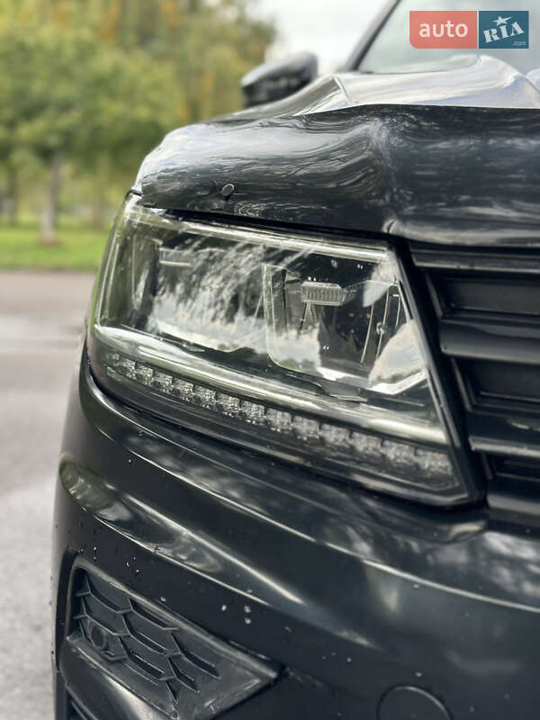 Внедорожник / Кроссовер Volkswagen Tiguan 2017 в Ровно