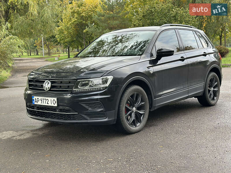 Внедорожник / Кроссовер Volkswagen Tiguan 2017 в Ровно