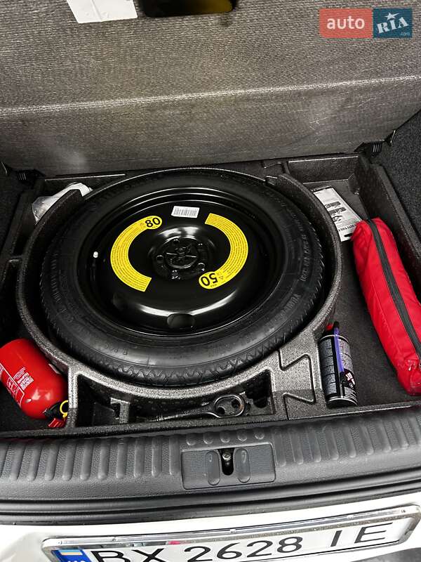 Позашляховик / Кросовер Volkswagen Tiguan 2015 в Києві