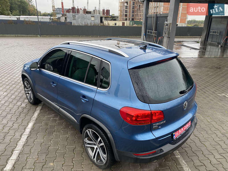 Позашляховик / Кросовер Volkswagen Tiguan 2017 в Львові