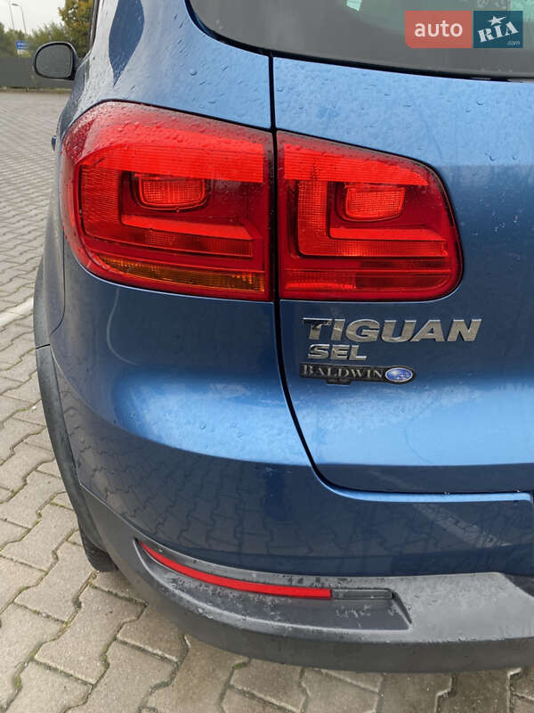 Позашляховик / Кросовер Volkswagen Tiguan 2017 в Львові