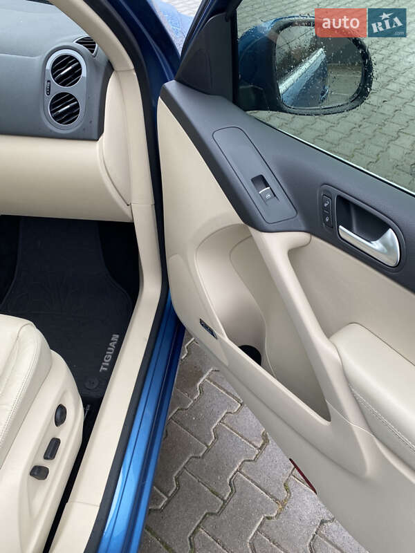 Позашляховик / Кросовер Volkswagen Tiguan 2017 в Львові