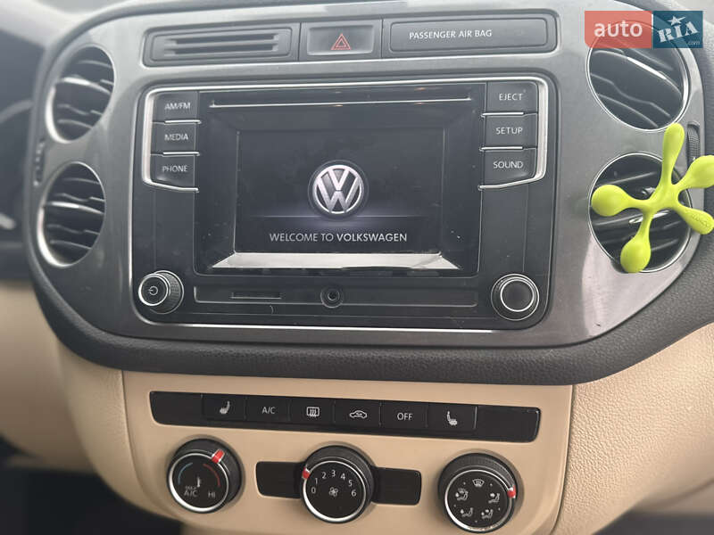 Позашляховик / Кросовер Volkswagen Tiguan 2015 в Красному