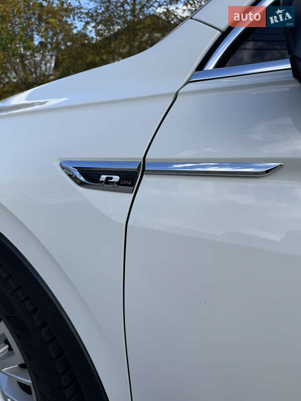 Внедорожник / Кроссовер Volkswagen Tiguan 2017 в Черновцах фото 11 Внедорожник / Кроссовер Volkswagen Tiguan 2017 в Черновцах