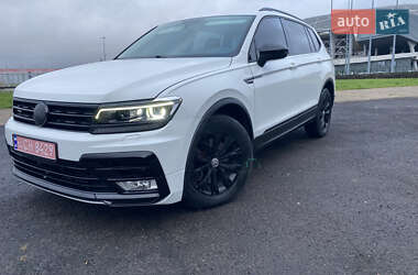 Внедорожник / Кроссовер Volkswagen Tiguan 2017 в Стрые