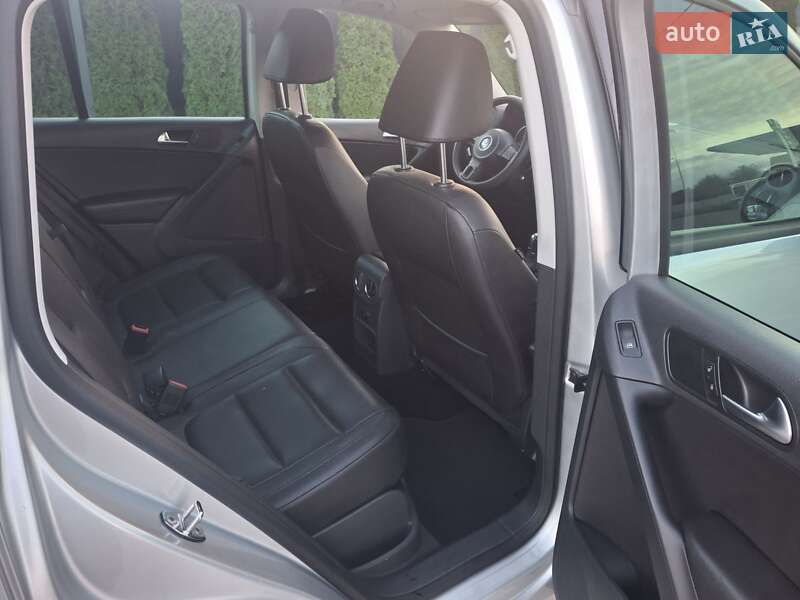 Позашляховик / Кросовер Volkswagen Tiguan 2011 в Кам'янець-Подільському