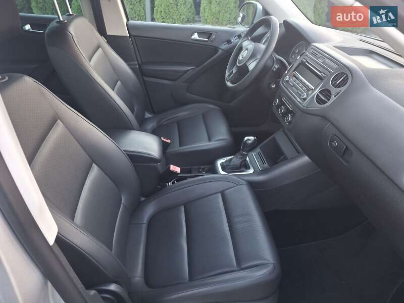 Позашляховик / Кросовер Volkswagen Tiguan 2011 в Кам'янець-Подільському