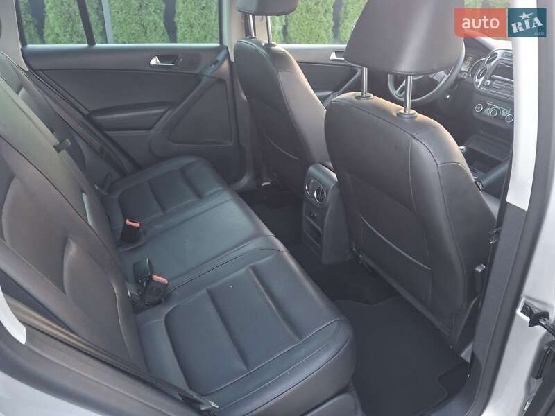 Позашляховик / Кросовер Volkswagen Tiguan 2011 в Кам'янець-Подільському
