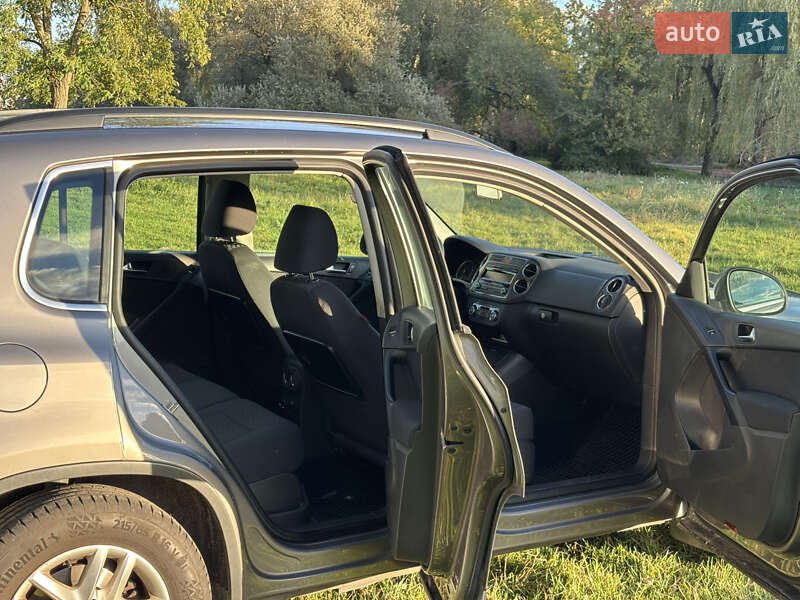 Внедорожник / Кроссовер Volkswagen Tiguan 2010 в Киеве