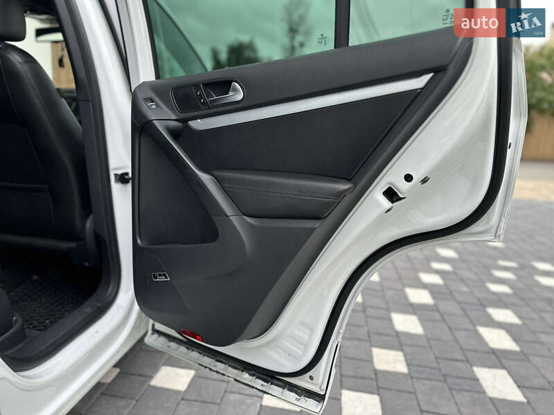Внедорожник / Кроссовер Volkswagen Tiguan 2015 в Ивано-Франковске