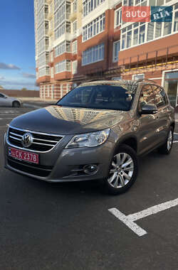 Внедорожник / Кроссовер Volkswagen Tiguan 2009 в Умани