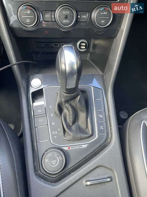 Внедорожник / Кроссовер Volkswagen Tiguan 2020 в Киеве