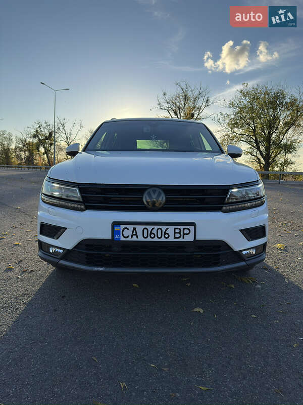 Позашляховик / Кросовер Volkswagen Tiguan 2017 в Тальному