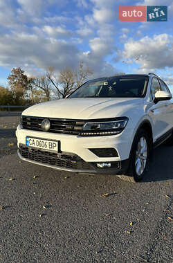 Внедорожник / Кроссовер Volkswagen Tiguan 2017 в Тальном
