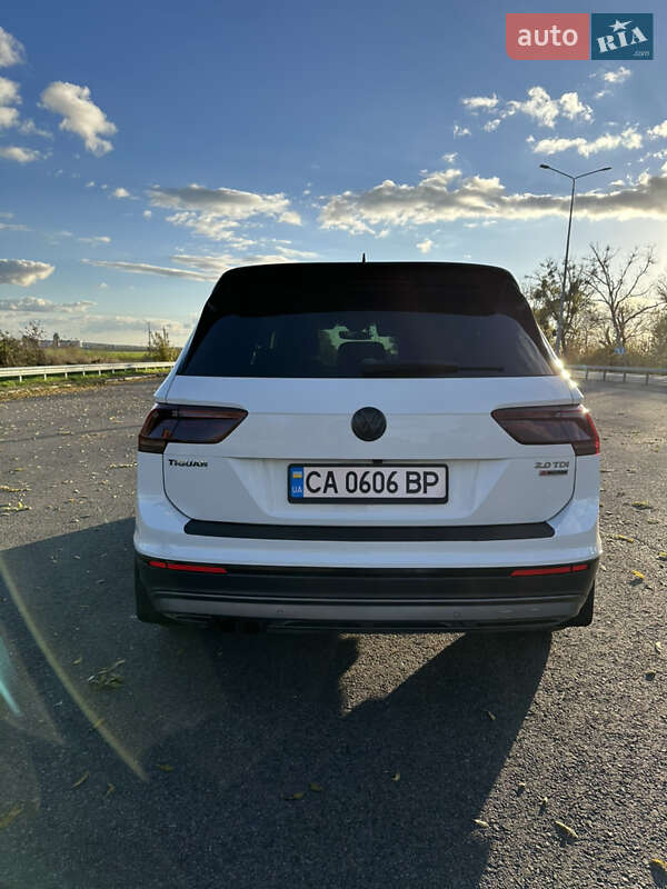 Позашляховик / Кросовер Volkswagen Tiguan 2017 в Тальному