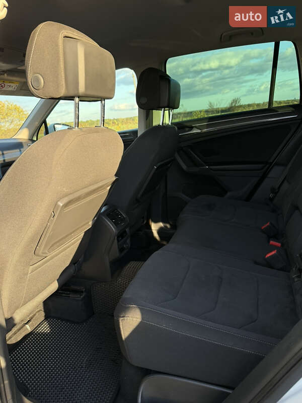 Позашляховик / Кросовер Volkswagen Tiguan 2017 в Тальному