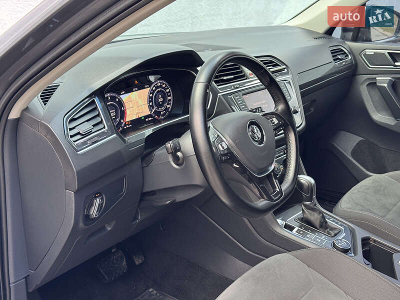 Внедорожник / Кроссовер Volkswagen Tiguan 2017 в Запорожье