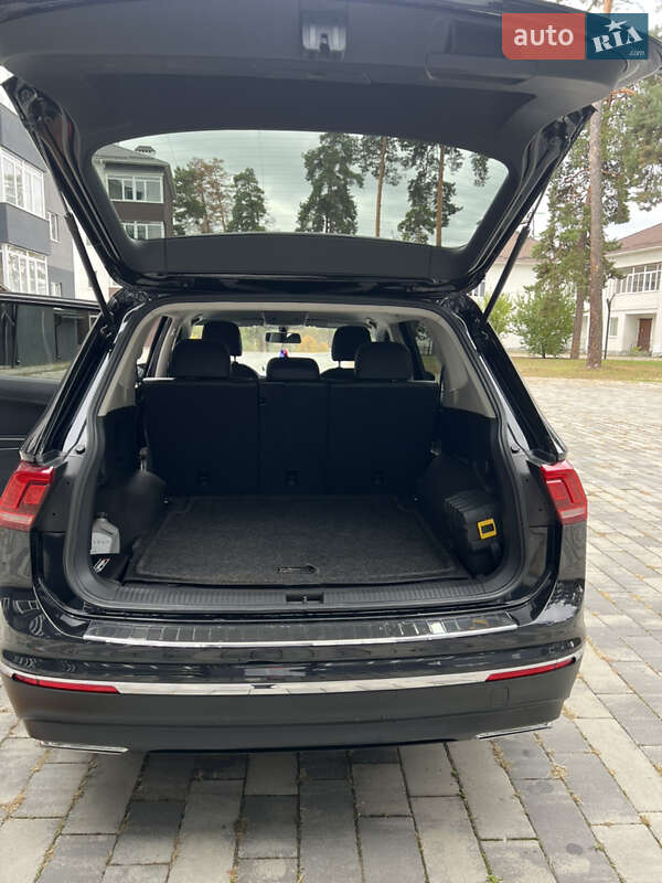 Внедорожник / Кроссовер Volkswagen Tiguan 2017 в Ахтырке фото 7 Внедорожник / Кроссовер Volkswagen Tiguan 2017 в Ахтырке