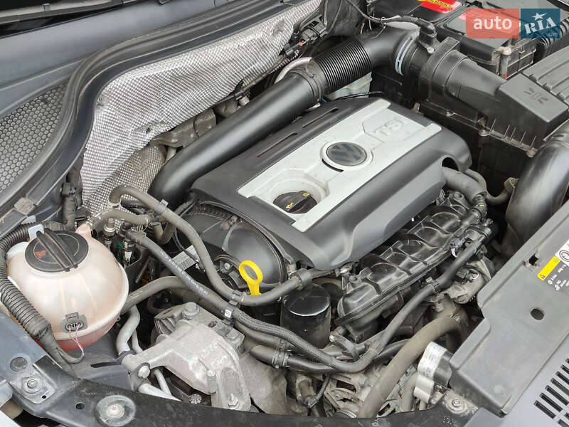 Внедорожник / Кроссовер Volkswagen Tiguan 2016 в Кривом Роге