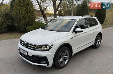 Внедорожник / Кроссовер Volkswagen Tiguan 2019 в Новомосковске
