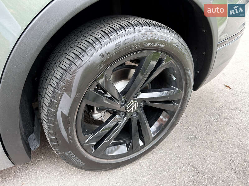 Внедорожник / Кроссовер Volkswagen Tiguan 2024 в Киеве