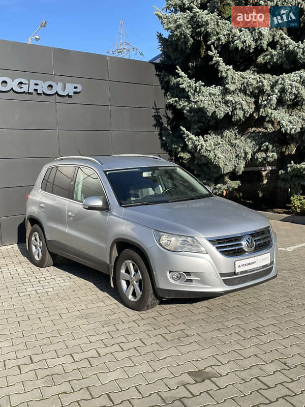Позашляховик / Кросовер Volkswagen Tiguan 2010 в Одесі