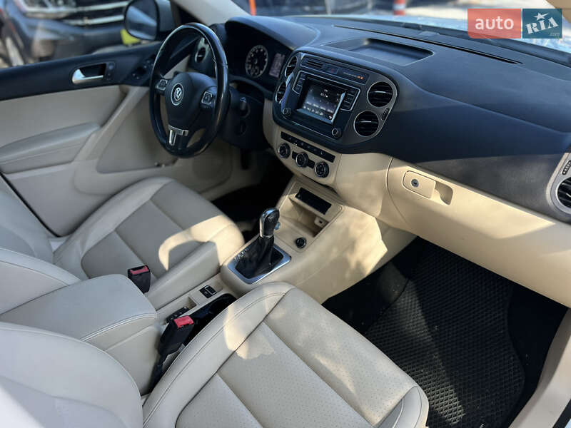 Внедорожник / Кроссовер Volkswagen Tiguan 2015 в Умани