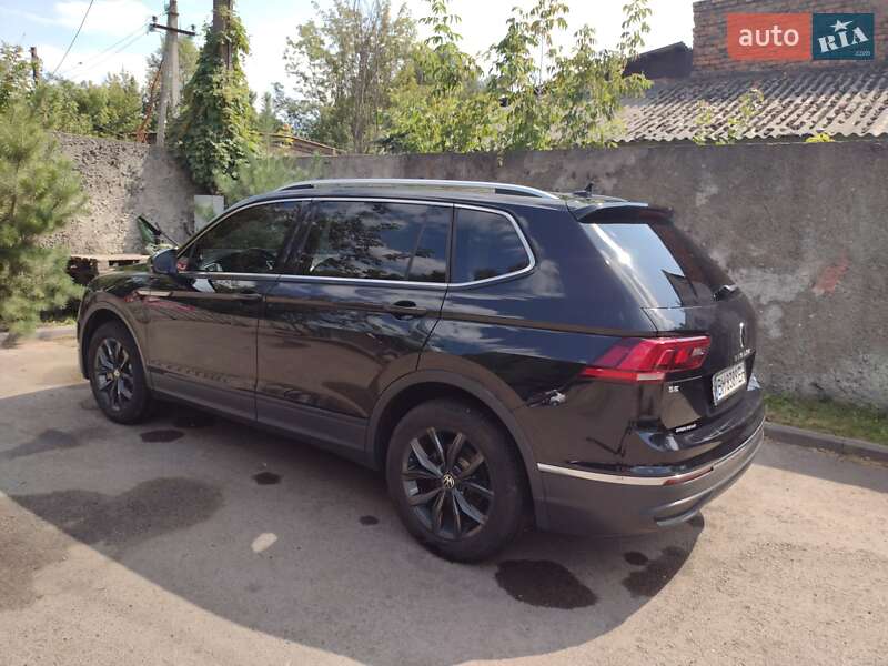 Внедорожник / Кроссовер Volkswagen Tiguan 2021 в Конотопе