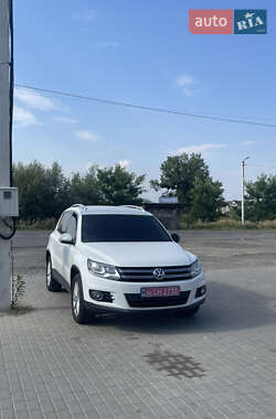 Внедорожник / Кроссовер Volkswagen Tiguan 2014 в Каменке-Бугской