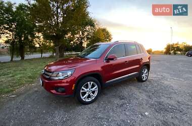 Внедорожник / Кроссовер Volkswagen Tiguan 2011 в Ужгороде