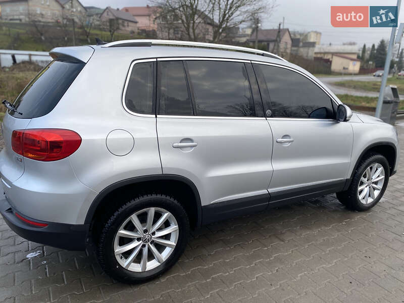 Внедорожник / Кроссовер Volkswagen Tiguan 2016 в Львове