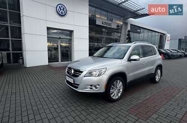 Внедорожник / Кроссовер Volkswagen Tiguan 2010 в 