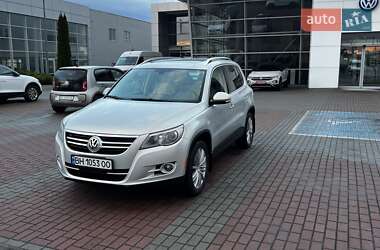 Внедорожник / Кроссовер Volkswagen Tiguan 2010 в 