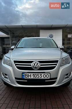 Внедорожник / Кроссовер Volkswagen Tiguan 2010 в 