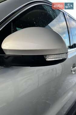 Внедорожник / Кроссовер Volkswagen Tiguan 2010 в 