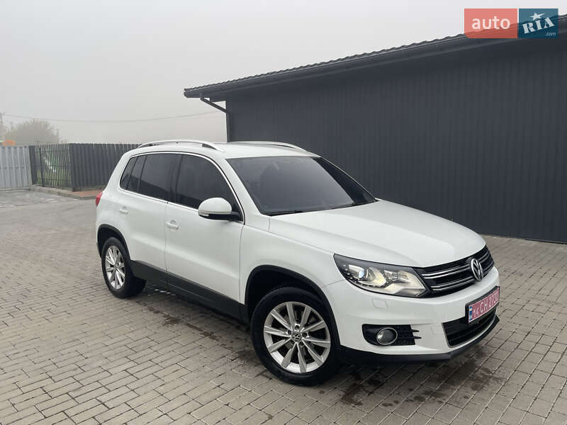 Внедорожник / Кроссовер Volkswagen Tiguan 2014 в 